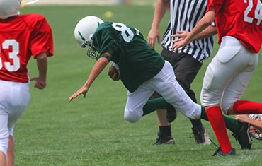 Early Warning Signs of Sports Injuries in Teens-and When to See a Specialist