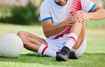 Is Surgery the Right Move? A Decision Guide for Athletes Facing Knee or Shoulder Injuries